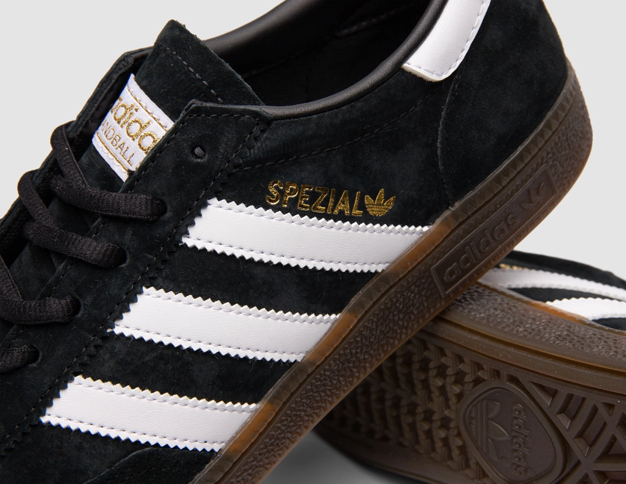 adidas Originals Handball Spezial Core Black / Cloud White - Gum breathable - straps