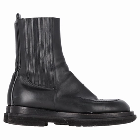 Non-Slip Grip Magda Butrym Chelsea Ankle Boots in Black Leather