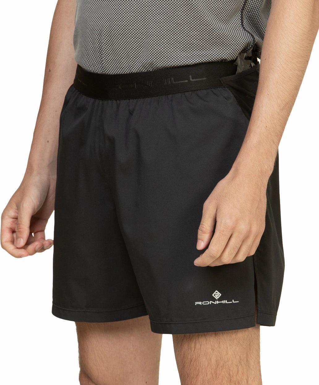 No Ride Up Silicone Grip Ronhill Tech All Terrain 5 Inch Mens Running Shorts - Black