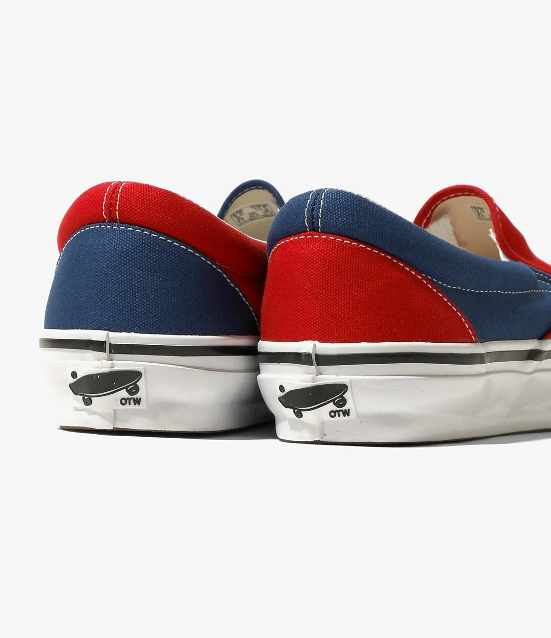 Classic Slip-On 98 ?C?Red/Navy Canvas Slip On Style