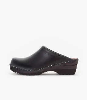 'Monet' Clog ?C Black Leather Non Restrictive Fit
