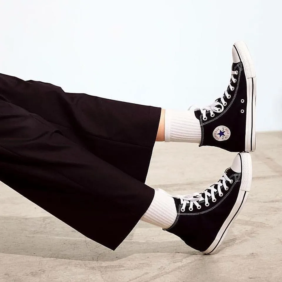 Converse Men's Chuck Taylor All Star High Top Black/White Shoe Minimalist Design Effortless Walk