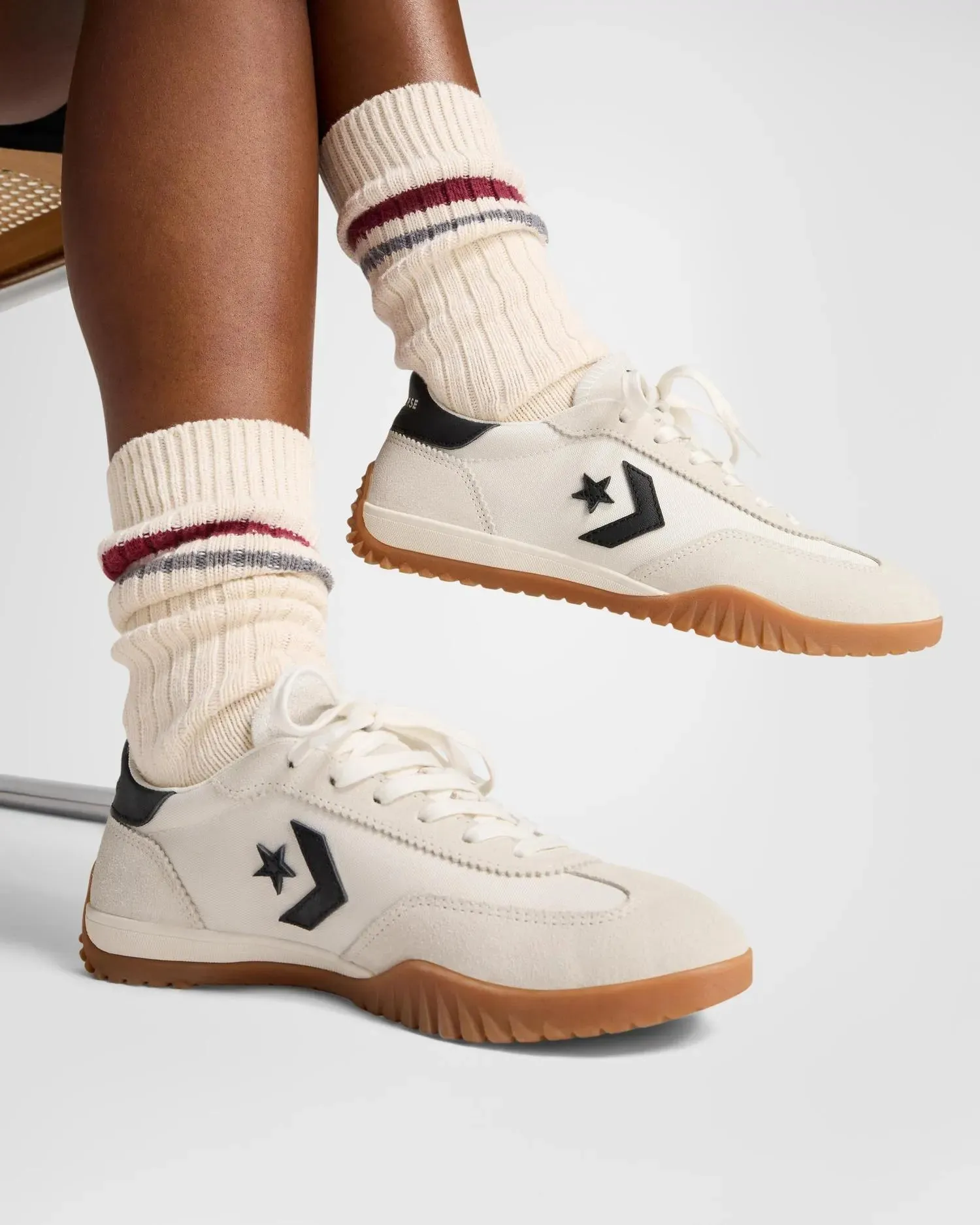 Hold Hike Converse Unisex Star Runner Egret/Black Shoes