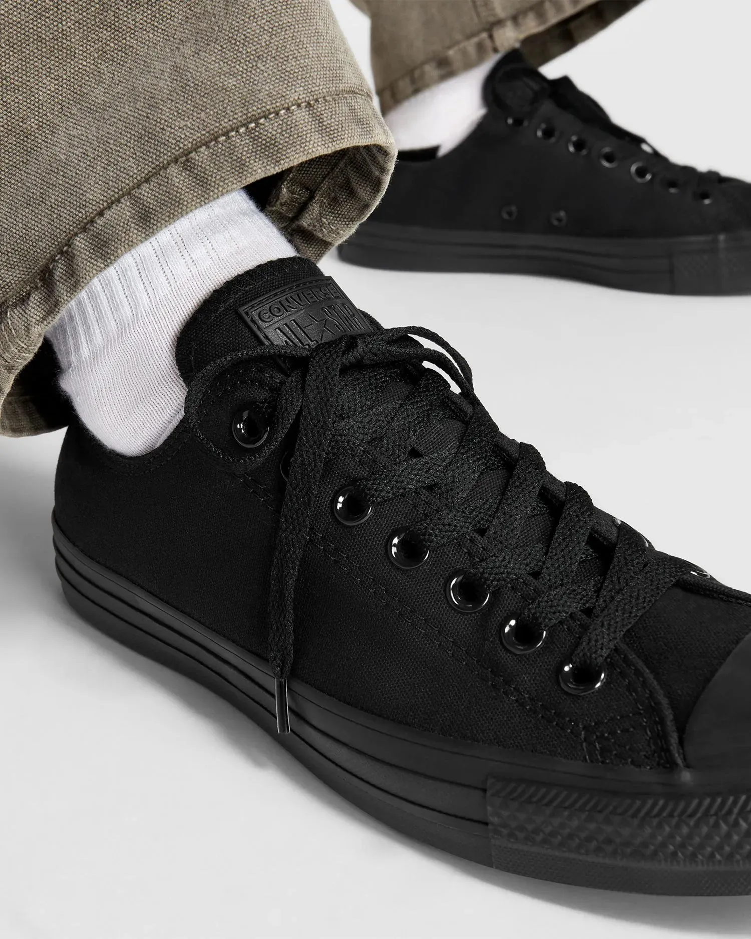 Lead Hike Converse Men's Chuck Taylor All Star Low Top Triple Black Shoe