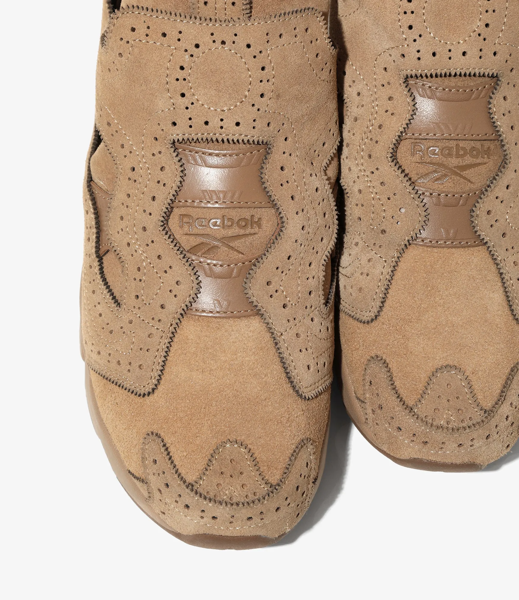Upper mesh resists tearing under frequent wear Easy Clean Instapump Fury 94 ?C Brown Leather