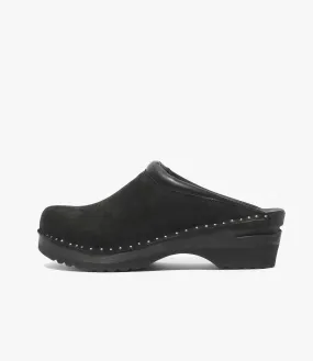 'Monet' Clog ?C Black Rough Out Non Restrictive Arch support