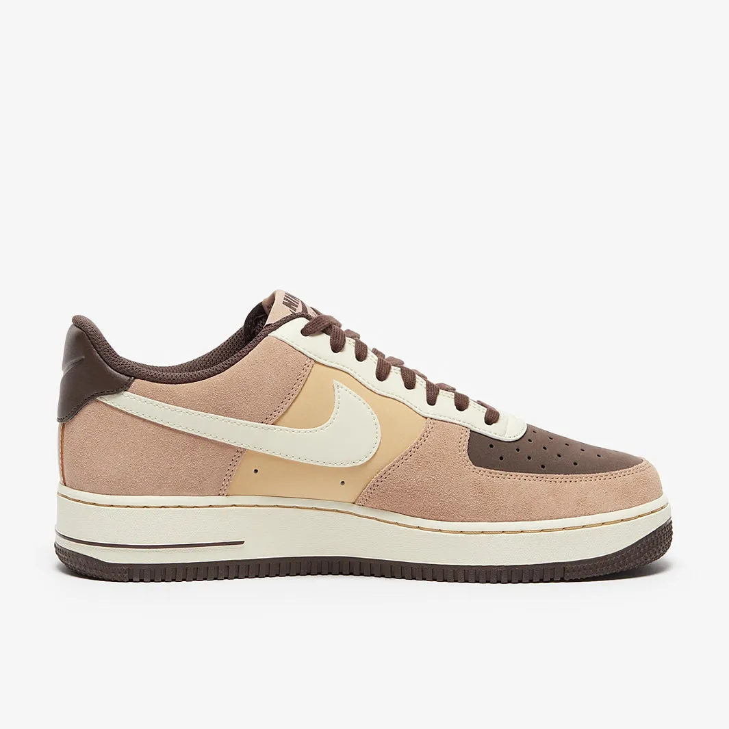 Soft Pace Nike  Air Force 1 '07 LV8 EMB