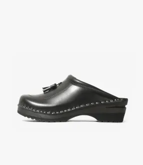 Eco Friendly Construction Twin Tassel 'Monet' Clog ?C?Black Leather