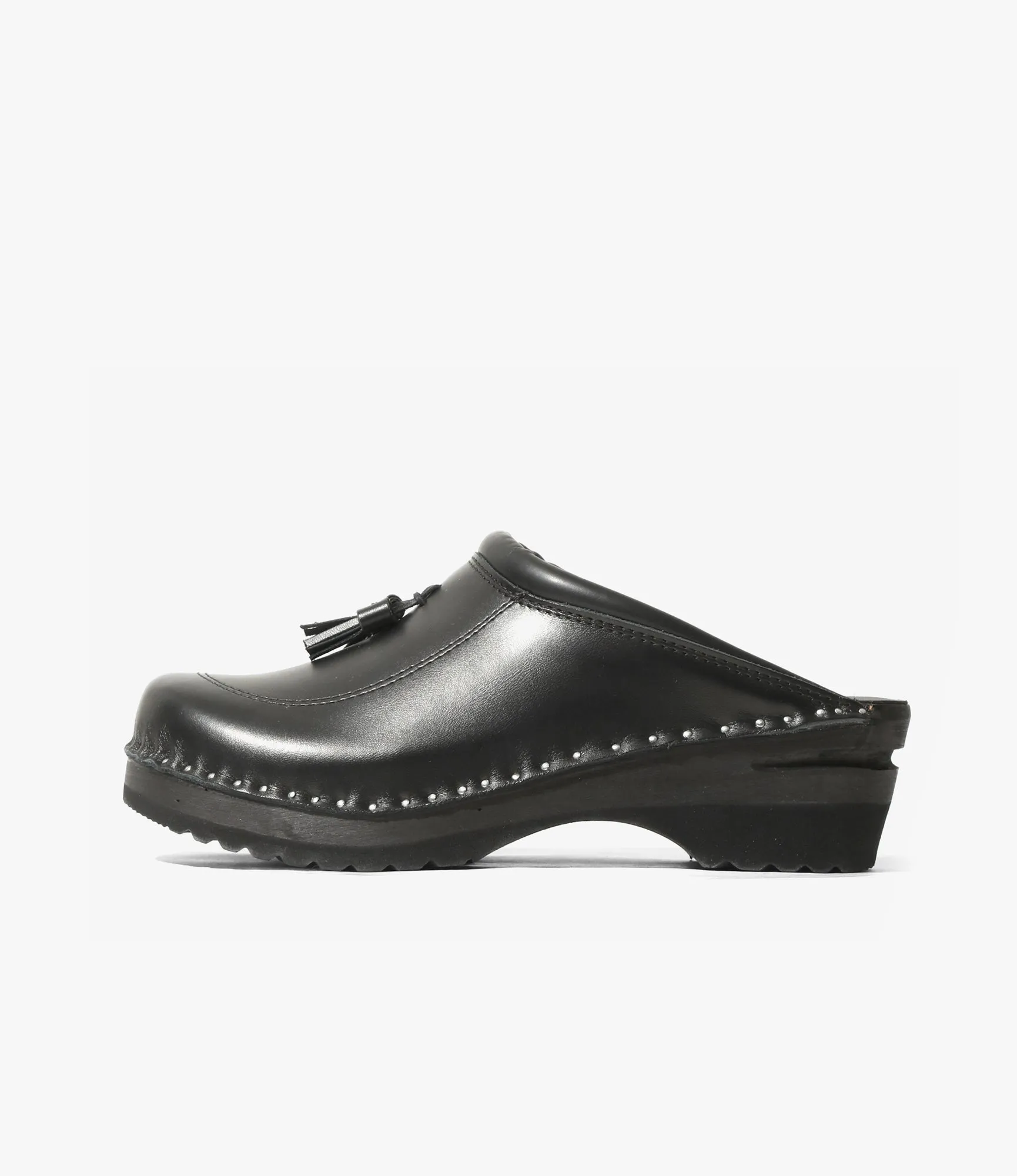 Eco Friendly Construction Twin Tassel 'Monet' Clog ?C?Black Leather