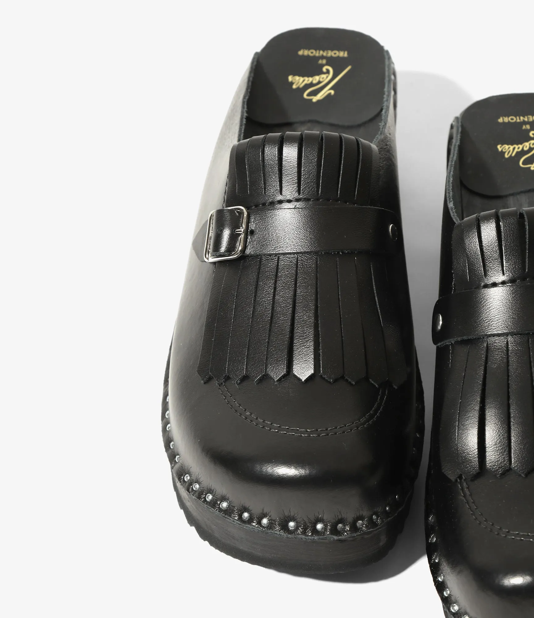 Ergonomic Fit Arch support Kilt & Strap 'Monet' Clog ?C Black Leather