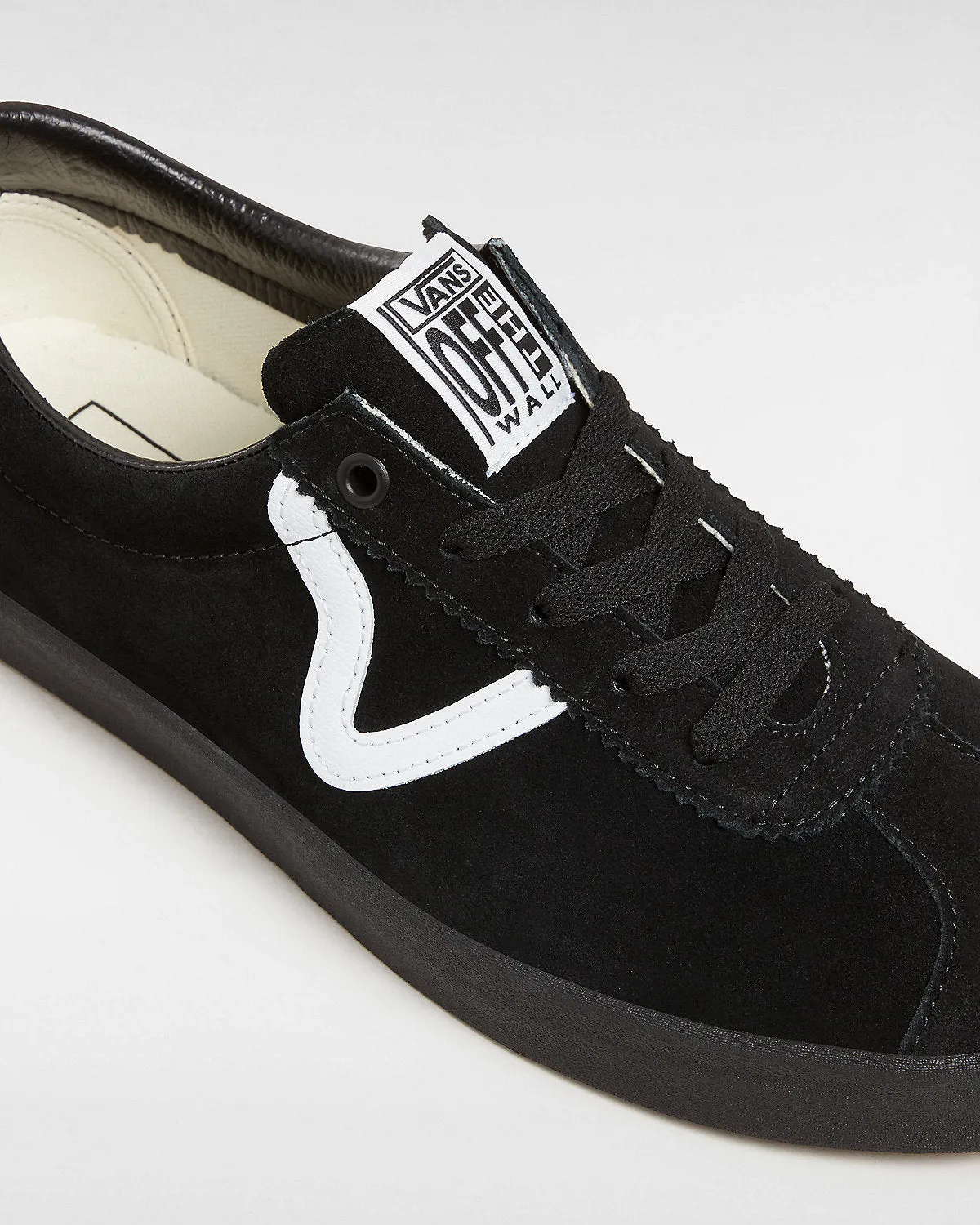 Vans Men's Sport Low Black/White Sneaker Sheos Timeless Feel