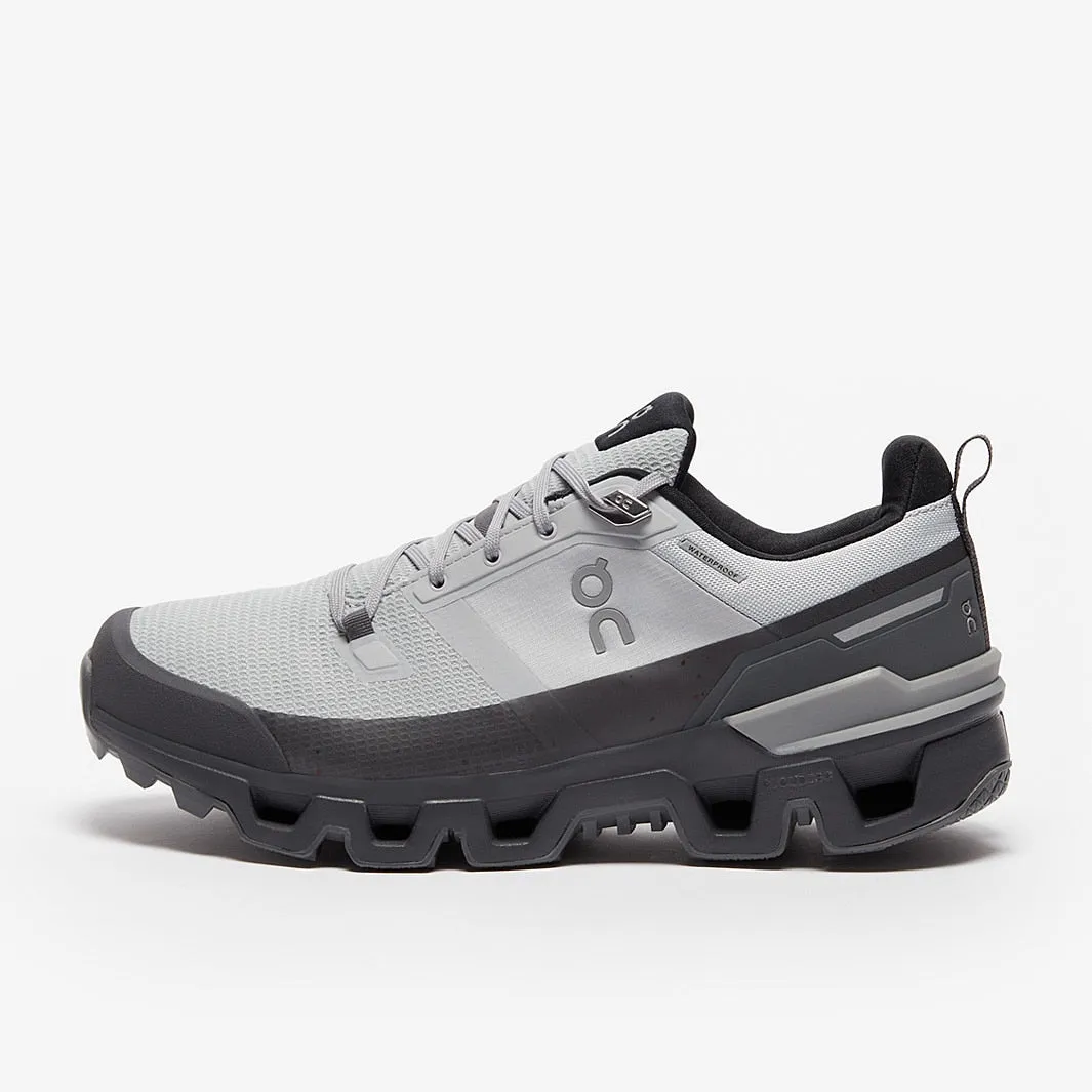 Minimalist Outfit On Cloudwander Waterproof