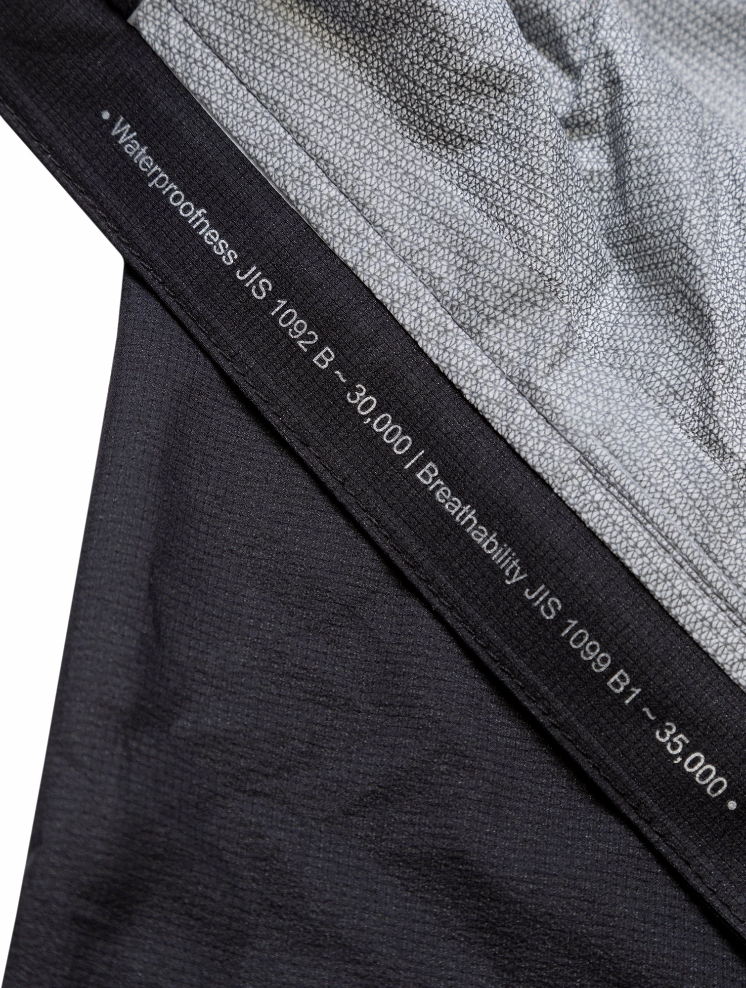 Ronhill Tech Fortify Mens Running Jacket - Black Travel Ready