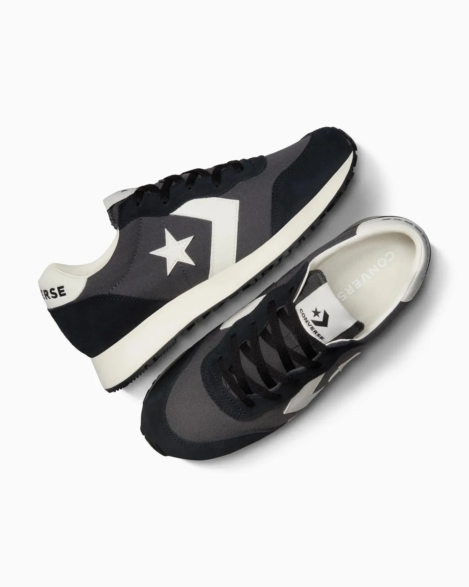 Converse Unisex Omega Seasonal Colour Black/White Shoes Basic Form Active Motion