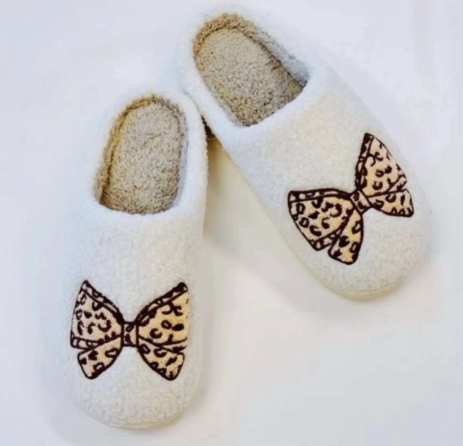Women's Cozy Cheetah Bow Slippers In Off White High Functionality EnhancedGrip